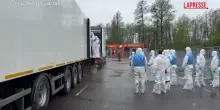 Ucraina, scambio di salme con la Russia: 526 corpi restituiti a Kiev