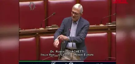 Rai, Giachetti si ammanetta in Aula: protesta shock alla Camera dei Deputati