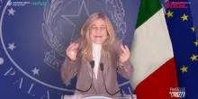 Crozza imita Meloni: &ldquo;I miei ministri? Siamo peggio del Trono di Spade, se odiano tutti&rdquo;