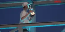 Internazionali dItalia, Sinner mostra il trofeo ai tifosi in delirio