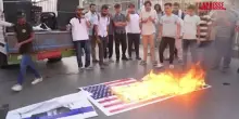 Pakistan, a Karachi i musulmani sciiti manifestano contro Israele e gli Stati Uniti