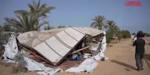 Gaza, un attacco israeliano distrugge le tende degli sfollati