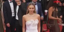 Sinner, la fidanzata Laila Hasanovic sul red carpet a Cannes 2026