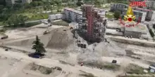 Napoli: crollo Vela Rossa a Scampia, il sorvolo dei droni dei vigili del fuoco