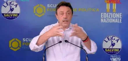 Crozza/Salvini e la proposta della cittadinanza a punti: "Come dal benzinaio"