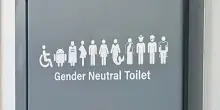 Bagni &lsquo;gender neutral&rsquo;, la polemica a Grosseto tra FdI e Pd
