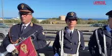Strage Capaci: la deposizione della corona dalloro presso la Stele