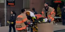 New York, incendio ed esplosione in un cantiere navale a Staten Island: 16 feriti