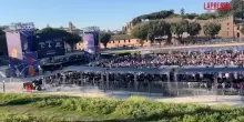 In migliaia al Circo Massimo per Zerocalcare: "Meglio della politica&rdquo;