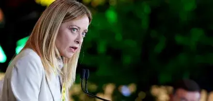 Meloni: &ldquo;Contro crisi governo far&agrave; tutto quel che pu&ograve;. Non si pu&ograve; dire ai cittadini che ci sono soldi solo per la difesa&rdquo;