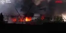 Ucraina, attacchi russi nella notte: le immagini della devastazione
