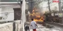 India, a fuoco un palazzo a Nuova Delhi: 21 morti