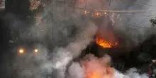 Nuova Delhi, edificio in fiamme: almeno 21 vittime