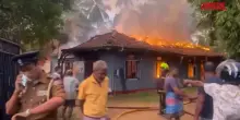 Sri Lanka, incendio in una casa di cura fa vittime e feriti: le immagini dei soccorsi