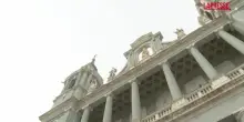 Papa Leone XIV in Spagna, turisti e cittadini in festa lo accolgono