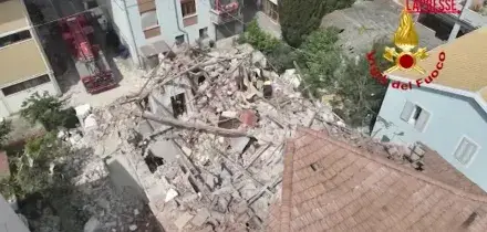 Crolla palazzina a Porto Sant&rsquo;Elpidio, trovato il corpo senza vita della donna dispersa