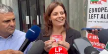 Ilaria Salis prende la tessera di Sinistra Italia