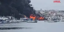 Ecuador, in fiamme pescherecci nel porto: almeno due feriti, alte colonne di fumo