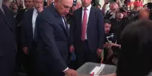 Armenia, il primo ministro Pashinyan vota al seggio di Erevan