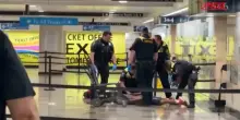 New York, sei accoltellati a Penn Station: lintervento dei paramedici dopo lattacco