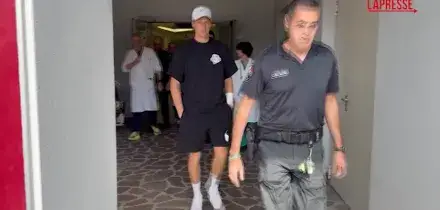 Sinner lascia il San Raffaele, col tennista il professor Zangrillo