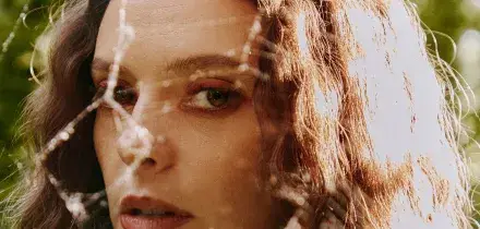 Francesca Michielin lancia &lsquo;Magia Bianca&rsquo;: &ldquo;Le streghe sono donne fuori dal controllo maschile&rdquo;