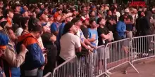 Finals Nba 2026, tifosi Knicks radunati davanti ai maxi schermi a New York per gara 3: delusione dopo il match