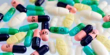 AI alleata contro l&rsquo;antibiotico-resistenza: la ricerca italiana