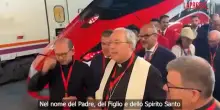Papa Leone XIV in Spagna, la benedizione in italiano e spagnolo del treno che porta i vescovi a Barcellona