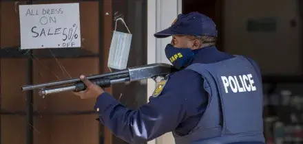 Sudafrica, spari sulla folla a Johannesburg: 12 morti