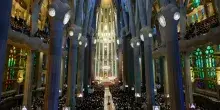 Papa Leone XIV alla Sagrada Familia: il Pontefice inaugura la Torre di Ges&ugrave; e condanna la guerra