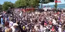 Ginevra, la marcia di protesta contro il G7 che si terr&agrave; in Francia