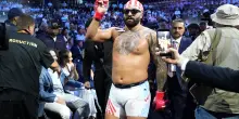 &ldquo;Michelle Obama &egrave; un uomo&rdquo;, l&rsquo;insulto del lottatore di UFC alla festa per gli 80 anni di Trump