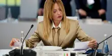 Migranti, ok dal Parlamento Ue al regolamento sui rimpatri. Meloni: &ldquo;Svolta storica frutto lavoro Italia&rdquo;