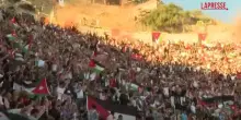 Mondiali 2026, migliaia di tifosi seguono la Giordania nell&rsquo;Anfiteatro Romano di Amman