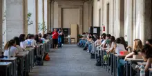 Maturit&agrave; 2026, oggi la prova scritta di italiano. Oltre 527mila gli studenti impegnati &ndash; La diretta