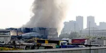 Livorno, incendio in ditta smaltimento rifiuti: asili chiusi, regolari esami maturit&agrave;
