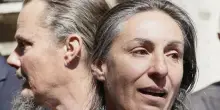 Famiglia nel bosco, i genitori ospitano per un caff&egrave; la tutrice e curatrice dei figli