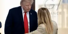 Trump: &ldquo;Meloni mi ha implorato di fare una foto con lei, mi ha fatto pena&rdquo;