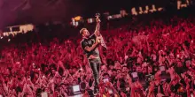 Cesare Cremonini celebra la fine del tour: &ldquo;&Egrave; stato un lungo abbraccio&rdquo;