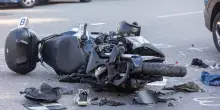Savona, 23enne muore in incidente: polemiche per giovane che ride in un video dopo lo scontro