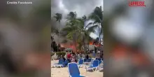 Repubblica Dominicana, le immagini del rogo che ha devastato il resort di lusso