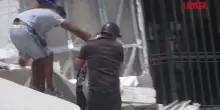 Terremoto in Venezuela, i soccorritori continuano a scavare tra le macerie per cercare sopravvissuti