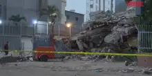 Terremoto in Venezuela, i soccorritori rimuovono le macerie dalle strade