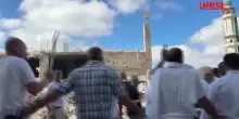 Libano, i musulmani sciiti celebrano lAshoura: la processione tra le rovine di Nabatiyeh