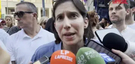 Milano Pride, Schlein: &ldquo;L&rsquo;omotransfobia uccide, vogliamo una legge&rdquo;