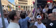 Milano Pride 2026, Schlein arriva a sorpresa e canta &lsquo;maledetta primavera&rsquo;