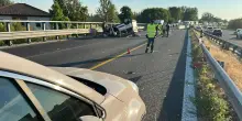 Incidente sulla A14: auto si ribalta, muore una donna. Grave il figlio neonato