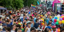 Milano Pride 2026: a sorpresa c&rsquo;&egrave; anche la leader dem Schlein
