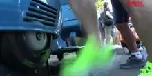 In migliaia a Roma a bordo di una Vespa per festeggiare 80 anni di amore
